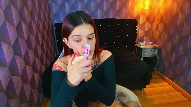 Snapshot of LiaHarryis chatting on 11/14/25, 06:11 LiaHarryis online show from 11/14/25, 06:11