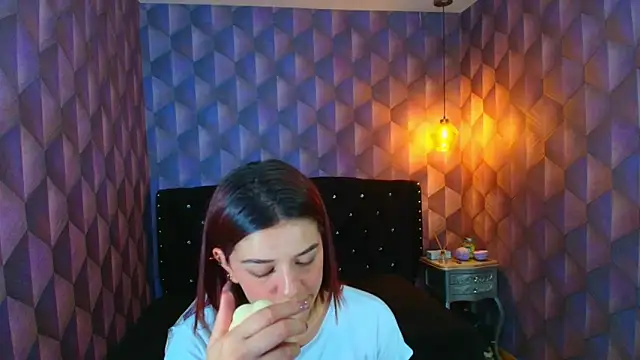 Snapshot of LiaHarryis chatting on 11/18/25, 06:44 LiaHarryis online show from 11/18/25, 06:44