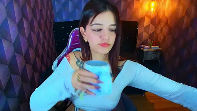 LiaHarryis online show from 04/12/26, 04:21