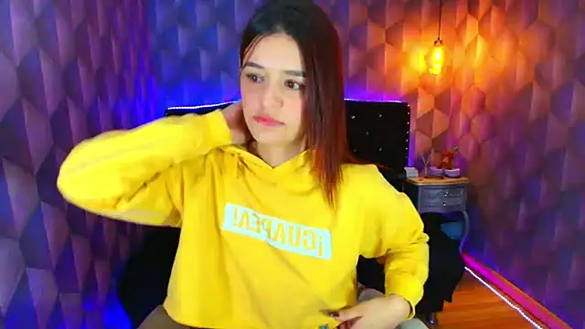 Snapshot of LiaHarryis chatting on 12/17/25, 05:18 LiaHarryis online show from 12/17/25, 05:18