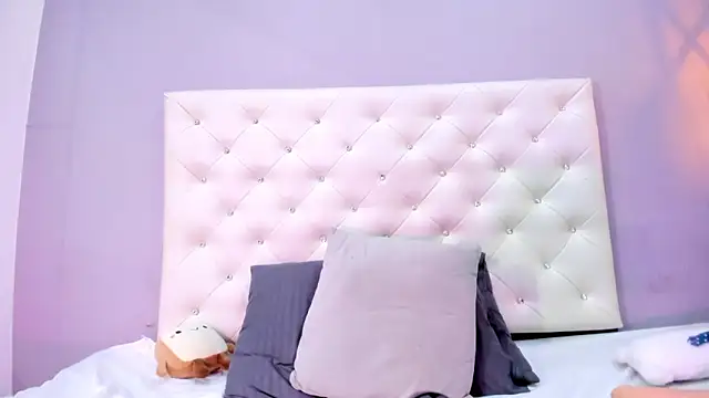 NICOLSKINNY1 online show from 03/08/26, 02:04