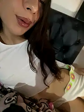 Snapshot of NICOLSKINNY1 chatting on 09/23/25, 12:39 NICOLSKINNY1 online show from 09/23/25, 12:39