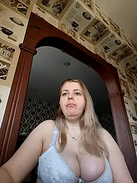 Lady nice cat online show from 04/07/26, 02:46