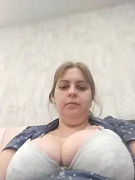 Snapshot of Lady_nice_cat chatting on 10/18/25, 04:31 Lady nice cat online show from 10/18/25, 04:31