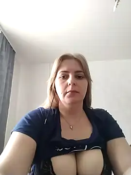 Snapshot of Lady_nice_cat chatting on 03/10/25, 04:49 Lady nice cat online show from 03/10/25, 04:49