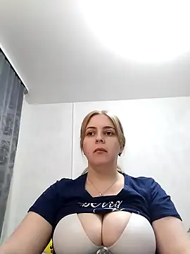 Snapshot of Lady_nice_cat chatting on 03/19/25, 12:12 Lady nice cat online show from 03/19/25, 12:12