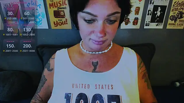 EllieOz online show from 05/30/26, 02:44