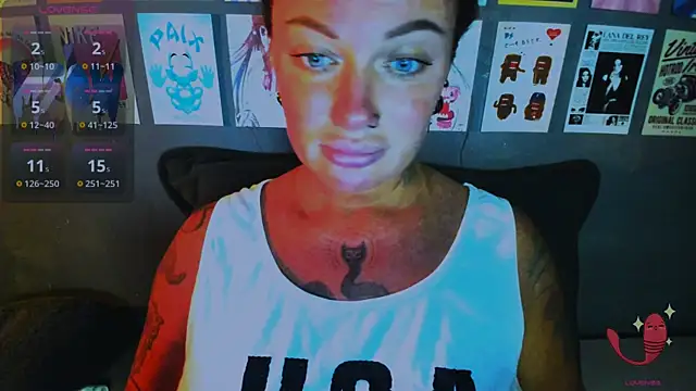 Snapshot of EllieOz chatting on 04/06/26, 04:52 EllieOz online show from 04/06/26, 04:52