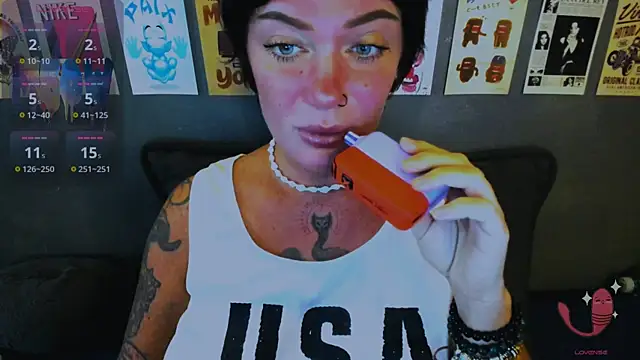 EllieOz online show from 05/27/26, 04:25