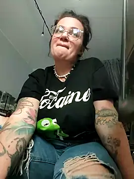 EllieOz online show from 10/01/25, 05:17