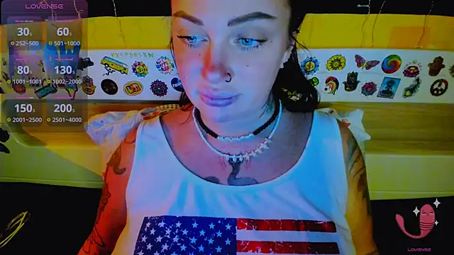 Snapshot of EllieOz chatting on 11/30/25, 03:46 EllieOz online show from 11/30/25, 03:46