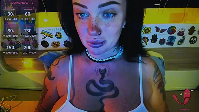 Snapshot of EllieOz chatting on 02/11/26, 05:13 EllieOz online show from 02/11/26, 05:13