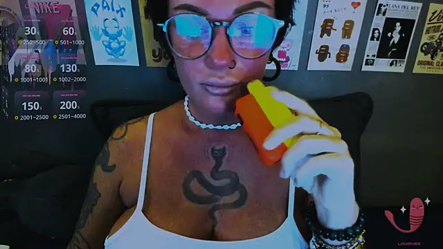 EllieOz online show from 05/18/26, 04:12
