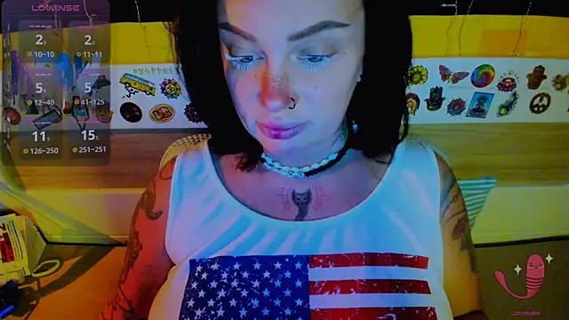 Snapshot of EllieOz chatting on 11/22/25, 02:49 EllieOz online show from 11/22/25, 02:49