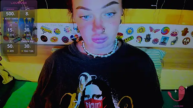 Snapshot of EllieOz chatting on 10/23/25, 06:28 EllieOz online show from 10/23/25, 06:28