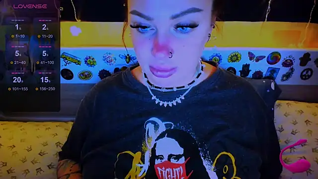EllieOz online show from 03/05/25, 03:18