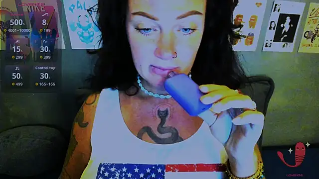 Snapshot of EllieOz chatting on 04/11/26, 05:38 EllieOz online show from 04/11/26, 05:38