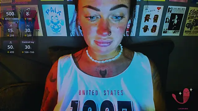 Snapshot of EllieOz chatting on 04/08/26, 05:03 EllieOz online show from 04/08/26, 05:03