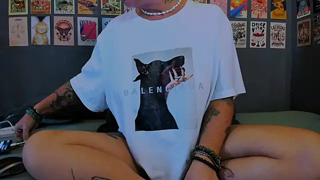 EllieOz online show from 06/24/26, 04:05