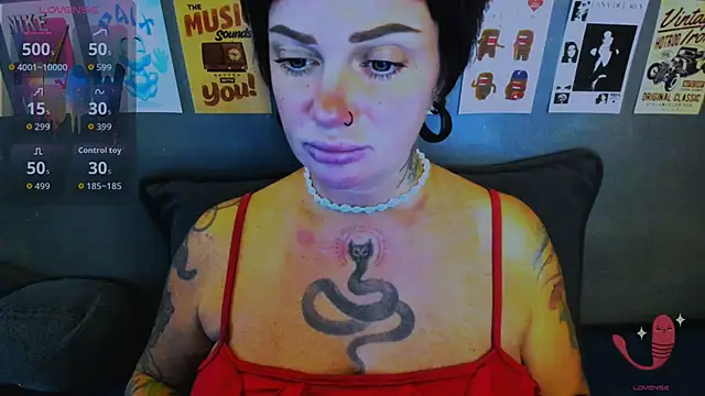 EllieOz online show from 05/05/26, 05:16