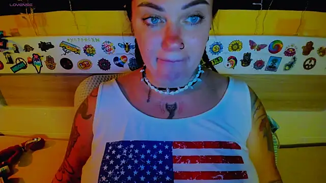 EllieOz online show from 10/05/25, 06:42