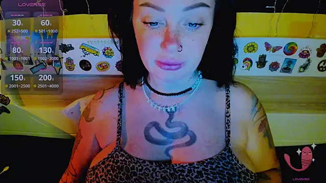 Snapshot of EllieOz chatting on 11/29/25, 03:23 EllieOz online show from 11/29/25, 03:23