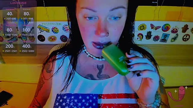 EllieOz online show from 10/12/25, 03:57