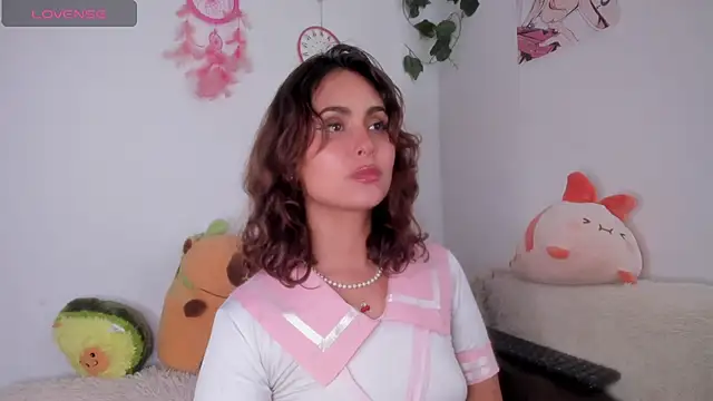 Violette-Ramirez01 online show from 10/30/25, 09:11