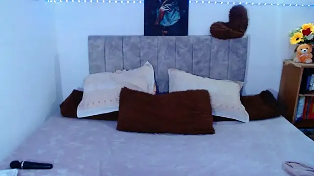 Snapshot of JossieGrey chatting on 10/17/25, 03:32 JossieGrey online show from 10/17/25, 03:32