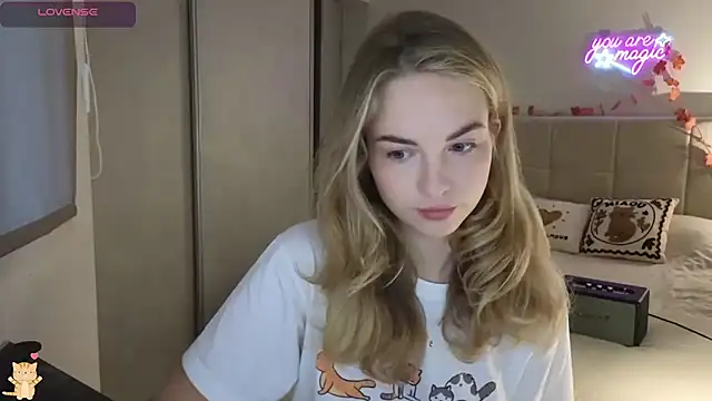 Miss Aliannaa online show from 04/22/26, 09:27