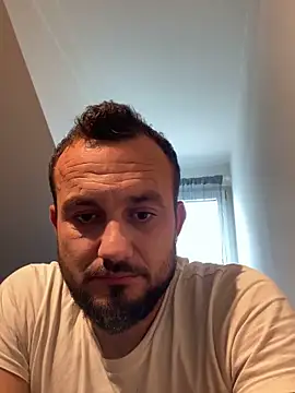 cosmin9000 online show from 10/12/25, 10:27