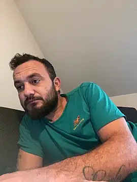 cosmin9000 online show from 10/25/25, 06:45