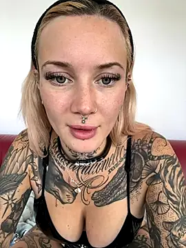 Snapshot of Stella-Kink chatting on 09/14/25, 11:10 Stella-Kink online show from 09/14/25, 11:10