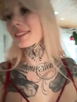 Snapshot of Stella-Kink chatting on 02/01/25, 02:34 Stella-Kink online show from 02/01/25, 02:34