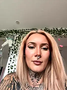 Stella-Kink online show from 10/31/25, 11:40