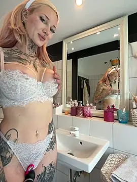 Snapshot of Stella-Kink chatting on 05/03/26, 01:04 Stella-Kink online show from 05/03/26, 01:04