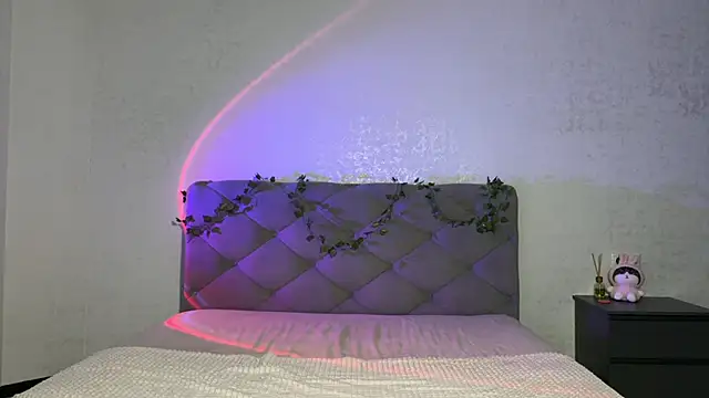 GracefulCharm online show from 04/17/26, 10:12