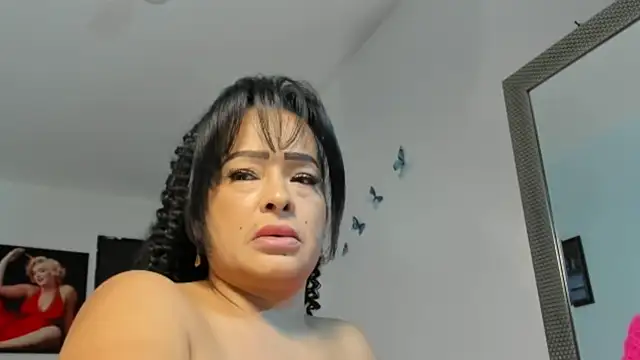 Snapshot of seleneh chatting on 04/15/26, 07:18 seleneh online show from 04/15/26, 07:18