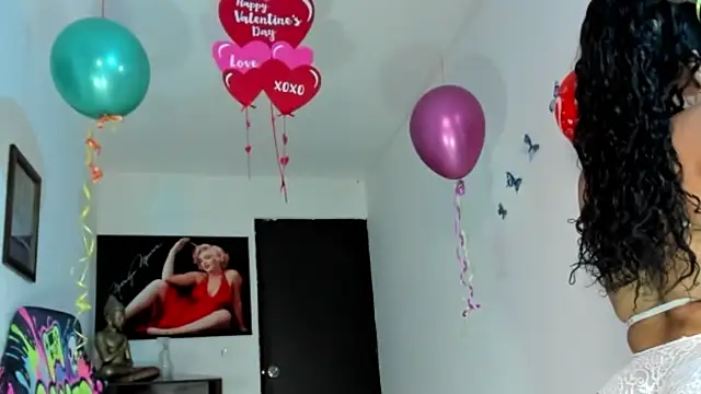 Snapshot of seleneh chatting on 02/18/26, 09:44 seleneh online show from 02/18/26, 09:44