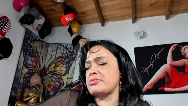 Snapshot of seleneh chatting on 01/08/26, 06:08 seleneh online show from 01/08/26, 06:08