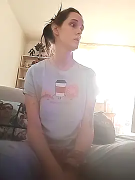 Snapshot of LauraBaby chatting on 02/15/26, 10:14 LauraBaby online show from 02/15/26, 10:14