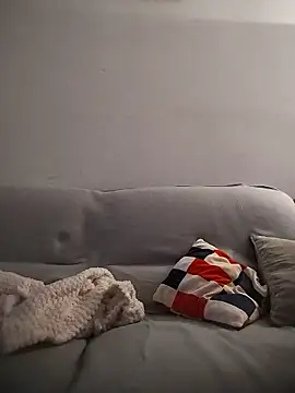 LauraBaby online show from 10/17/25, 06:32