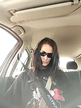 LauraBaby online show from 09/15/25, 09:32