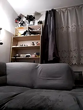 LauraBaby online show from 12/15/25, 04:46