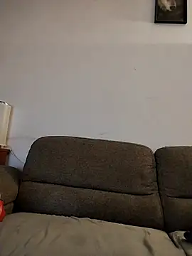 LauraBaby online show from 12/17/25, 07:52