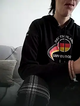 LauraBaby online show from 09/23/25, 09:38