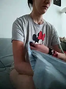 LauraBaby online show from 09/28/25, 11:06