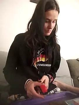 LauraBaby online show from 10/21/25, 02:49