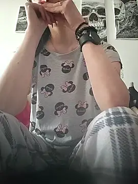 LauraBaby online show from 04/10/26, 01:40