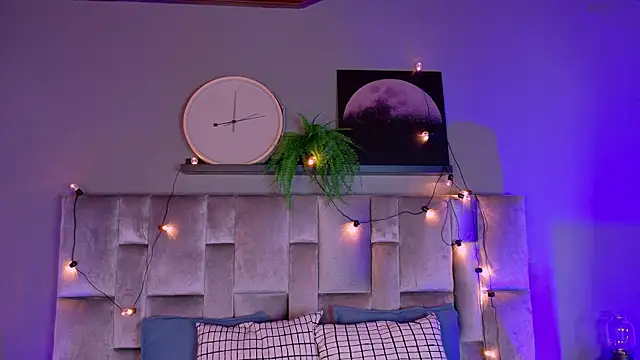 nahomi campbell online show from 10/21/25, 07:35